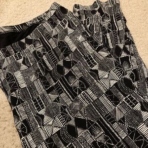 Torrid Abstract Line Print Leggings Size 28